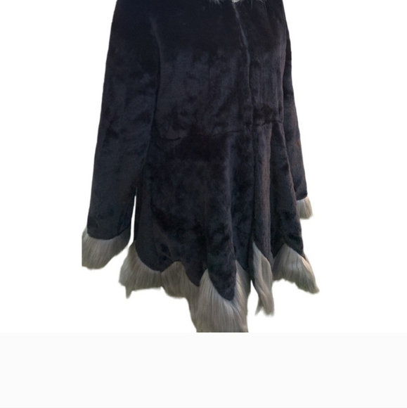 GORGEOUS! Ladies Black Faux Fur size Med - Picture 2 of 9